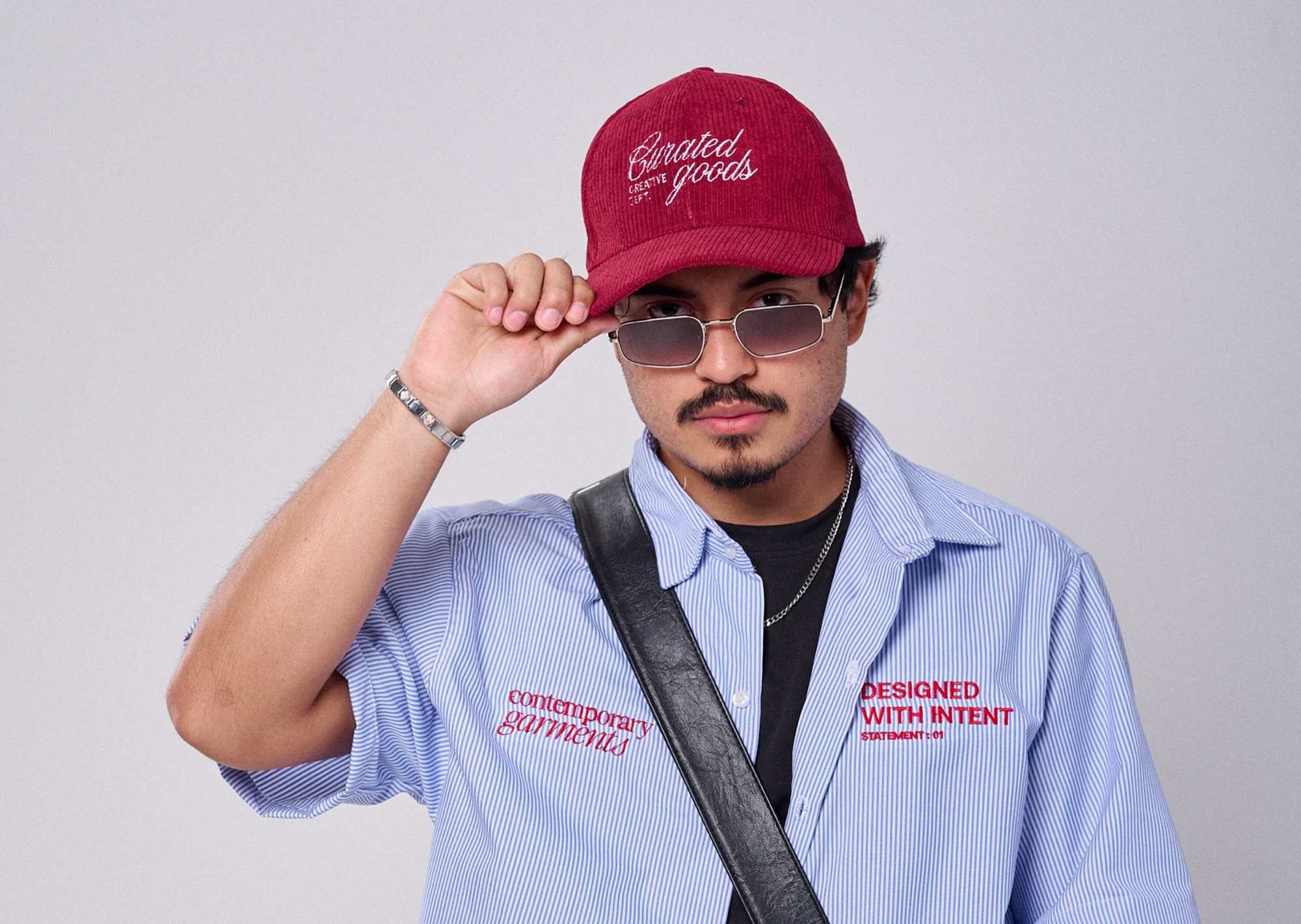contemporary garments
for a fast-paced youth.