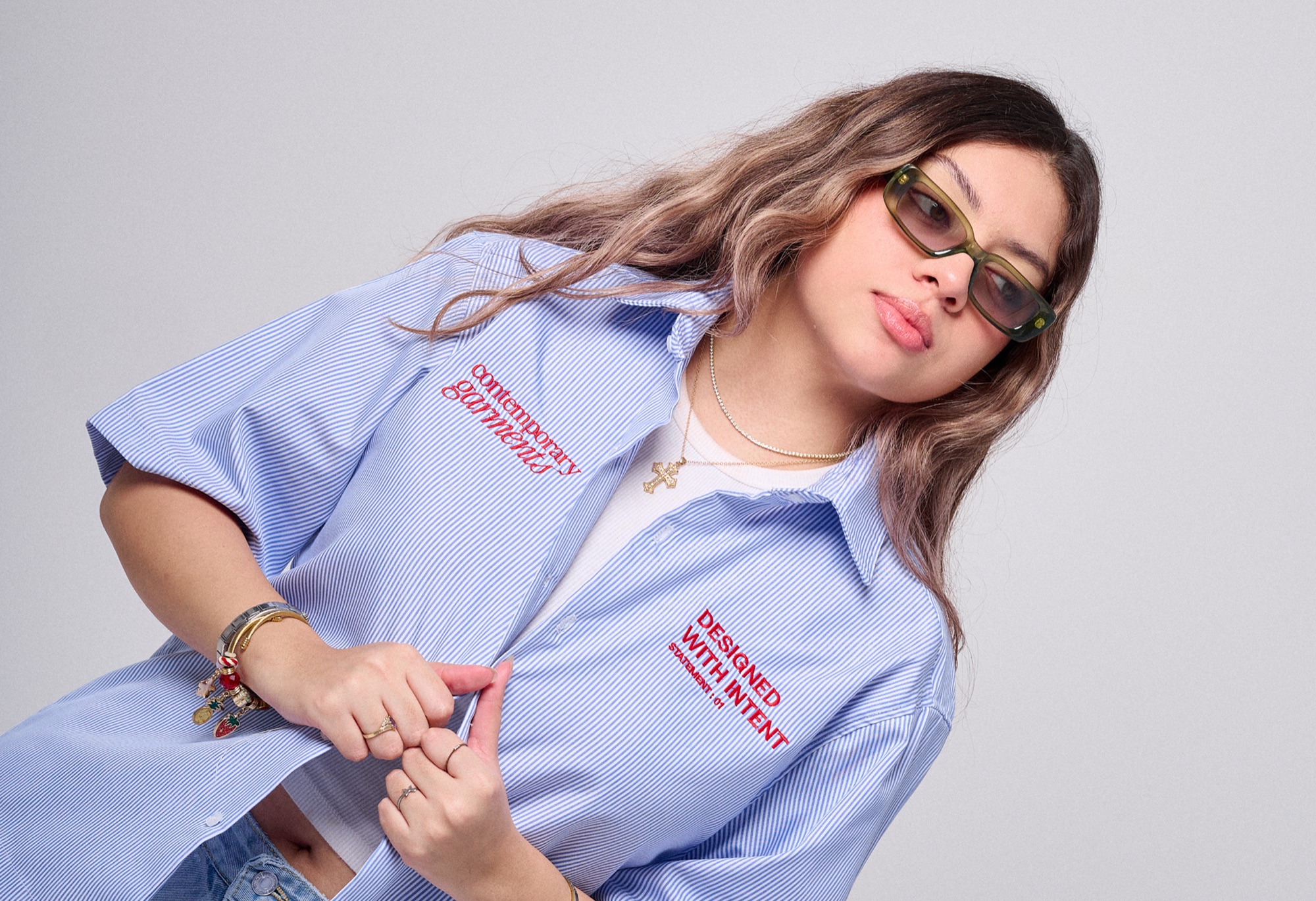 contemporary garments
for a fast-paced youth.