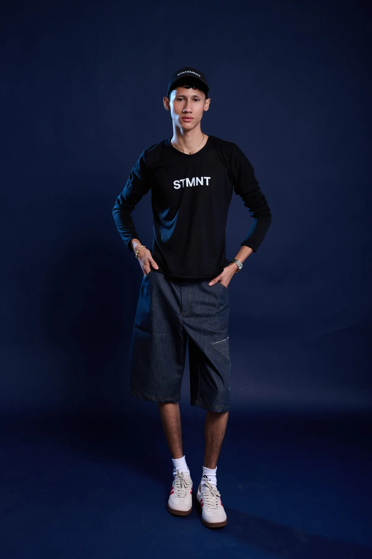 long sleeve logo tee