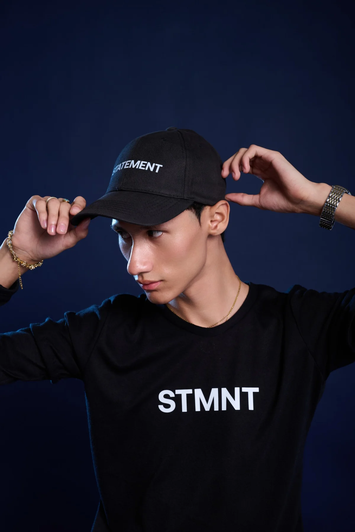 long sleeve logo tee