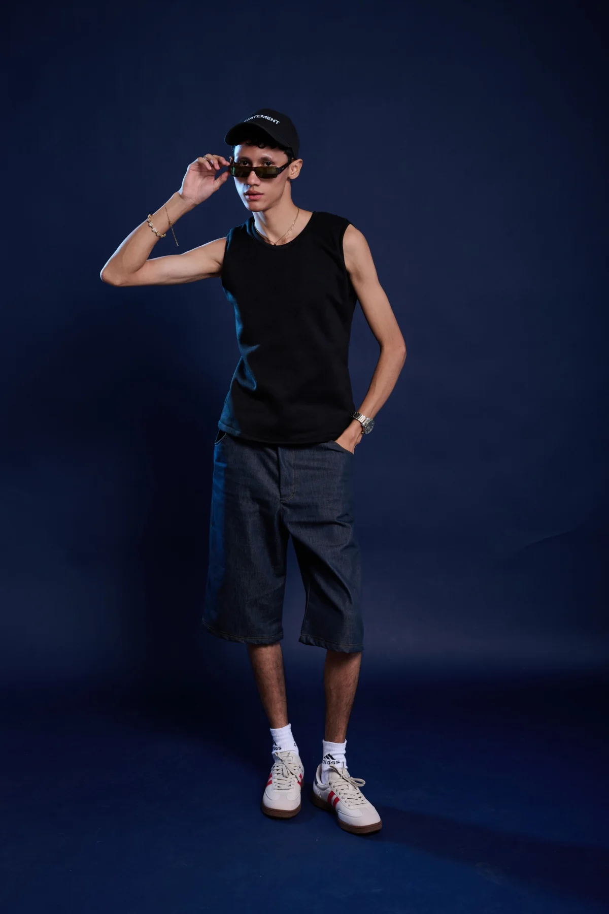 boxy black sleeveless t-shirt