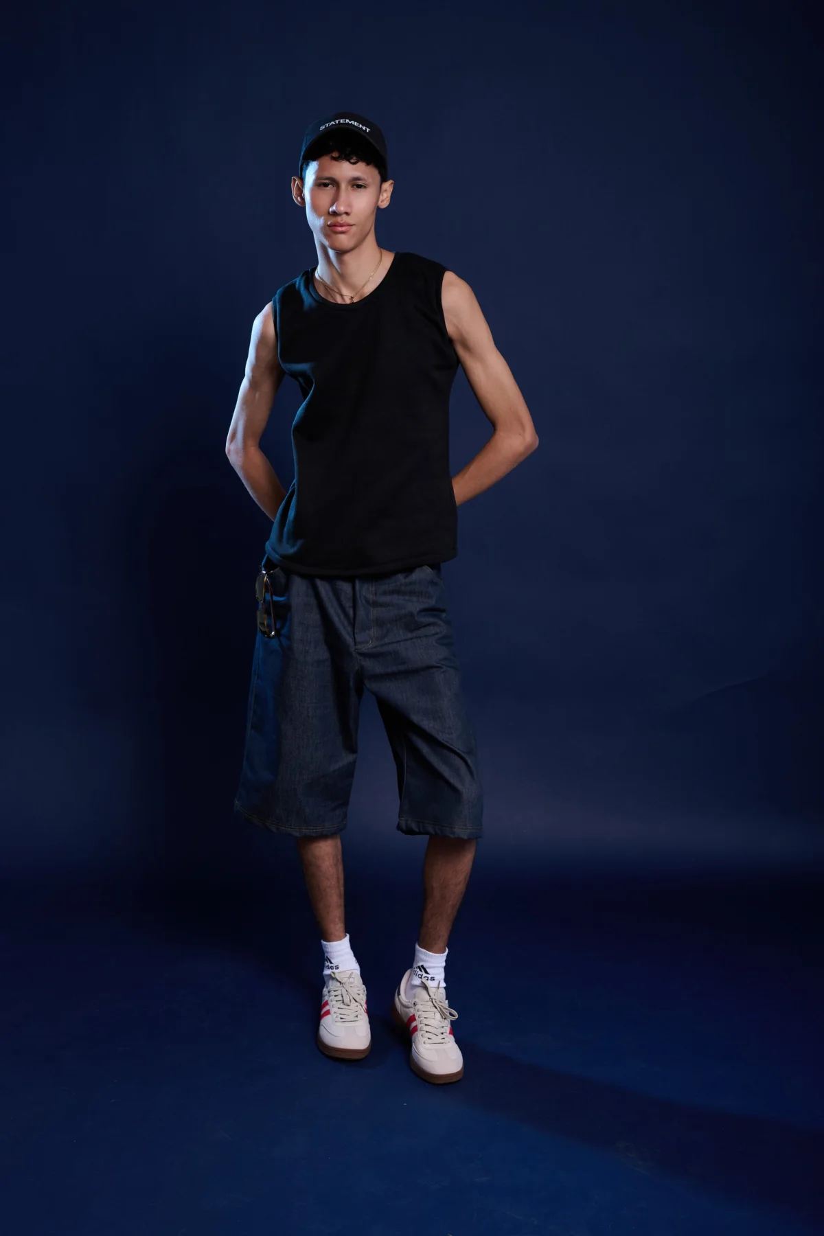 boxy black sleeveless t-shirt
